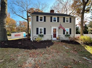 466 Squantum Dr, Warwick, RI 02888