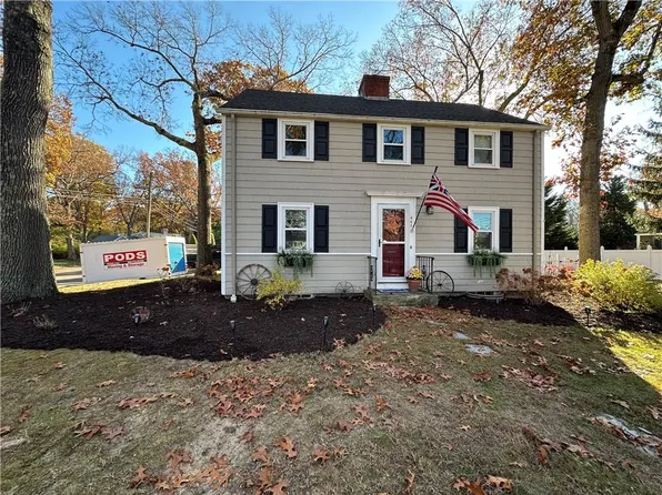 466 Squantum Dr, Warwick, RI 02888