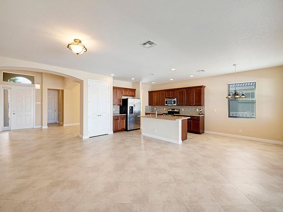 5th image of 11271 SW Barton Way