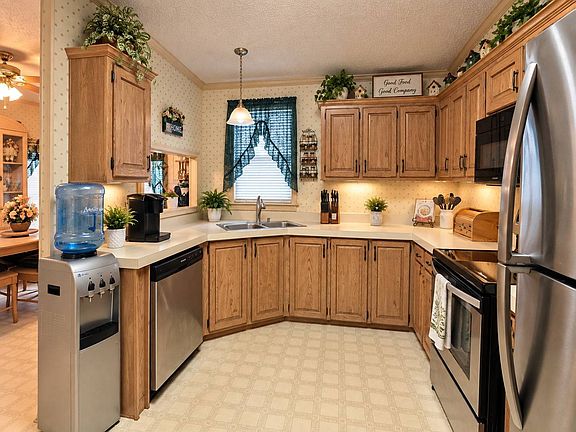 5th image of 4410 SW 15th Way