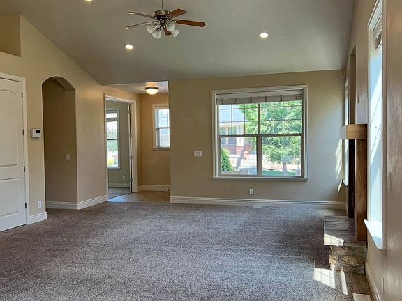 3rd image of 2049 W Sunflower Ln