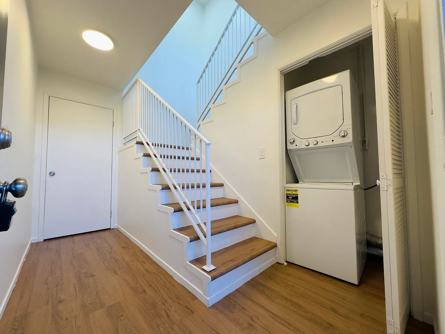 2 bed, $4,100 — Photo 2