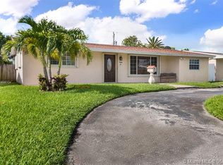 7904 Shalimar St, Hollywood, FL 33023