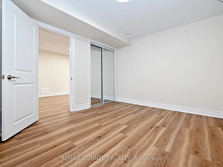 1788 Shelburne St — Photo 29