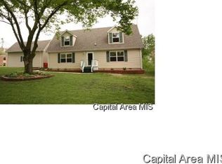 324 W Church St, Pleasant Plains, IL 62677