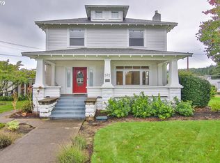 572 E 1st St, Coquille, OR 97423