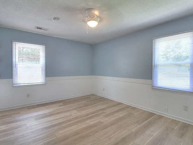 1112 Willoughby Rd — Photo 19