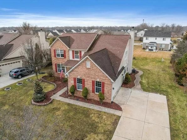 6950 Anna Dr, Belleville, MI 48111