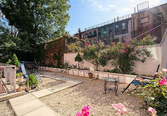 3rd image of 160 E 117th St #3B