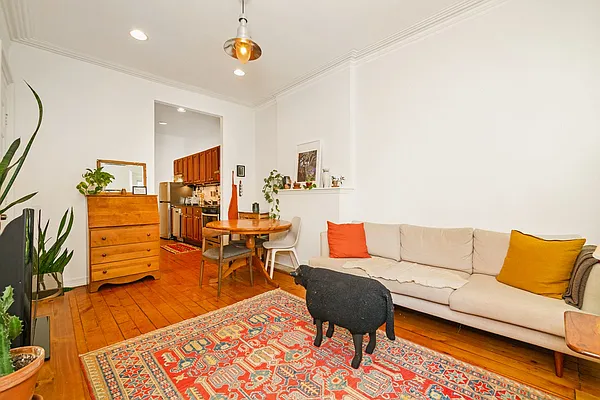 Rented by Compass | media 12