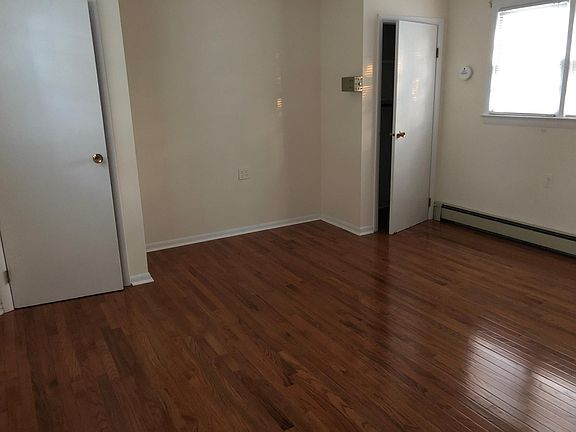 5th image of 17 Merritt Ave