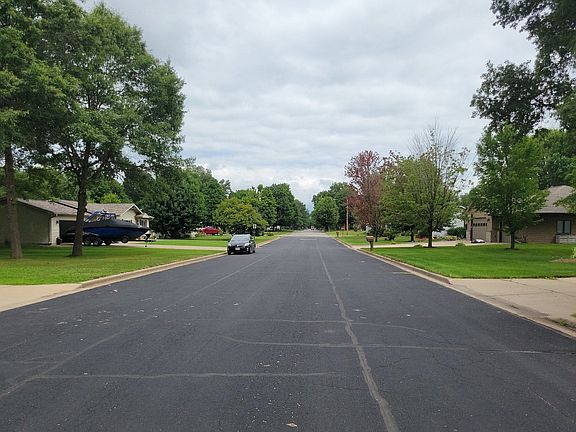4th image of 915 18th St