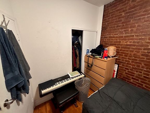 5th image of 350 E 67th St #8B