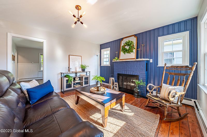 3rd image of 39 Orchard Avenue