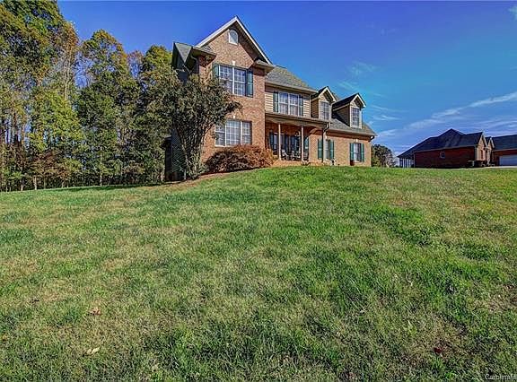 2nd image of 2606 Pebble Creek Dr