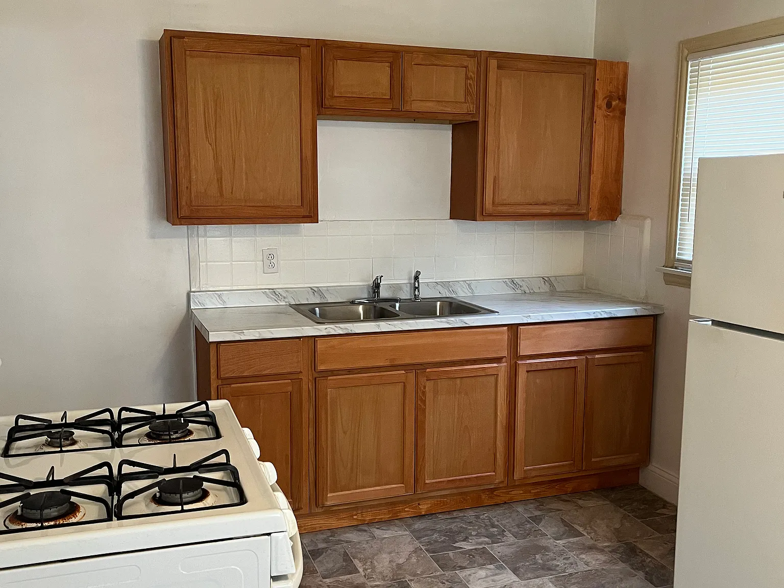 3 bed, 1156 sqft, $1,200 — Photo 4