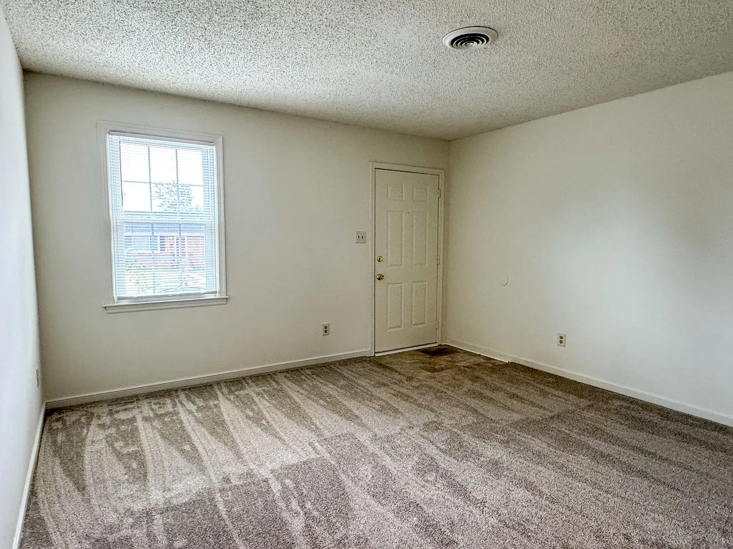 320 Kent Ave, Colonial Heights, VA 23834 — Photo 4
