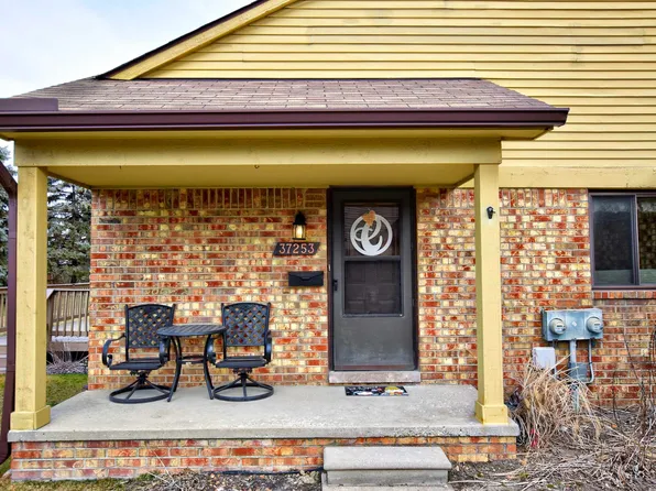 37253 Glenbrook Dr, Clinton Township, MI 48036