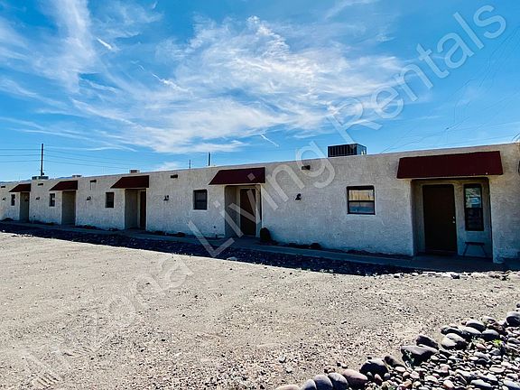 3rd image of 1200 Regency Dr APT 4