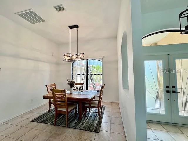 426 NW 37th Pl — Photo 15