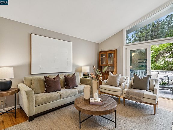 4th image of 1064 Leland Dr