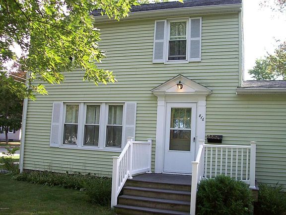 3rd image of 816 E Filer St