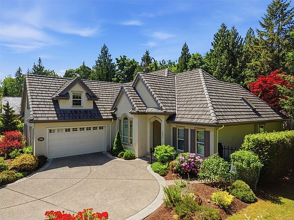 3rd image of 391 Park Ridge Pl