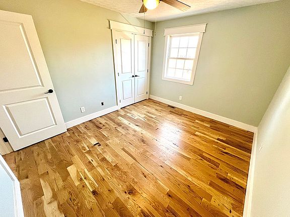 4th image of 117 Pembroke Ln