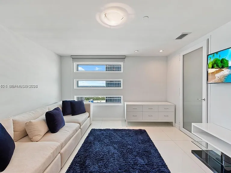 1040 Biscayne Blvd #4403 — Photo 9