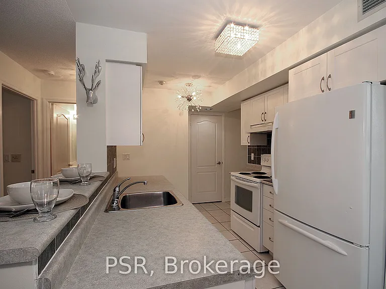 4 Elsinore Path #404 — Photo 5