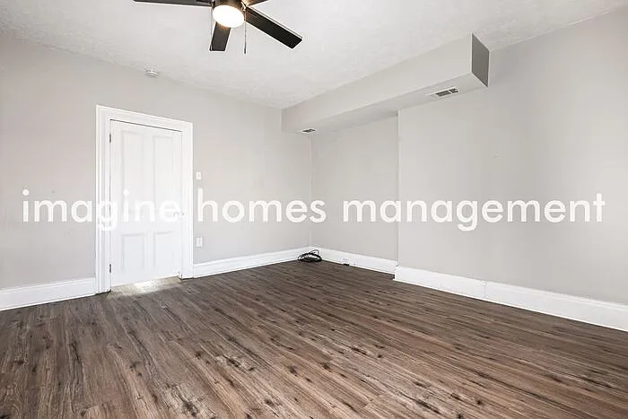 2106 Sarah St #3 — Photo 11