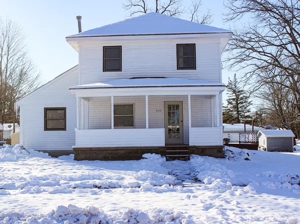 208 Dutton St, Eaton Rapids, MI 48827