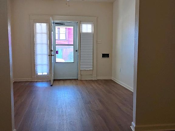 3rd image of 2834 Eagle St