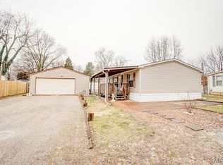121 Monticello Pl, Fairview Heights, IL 62208