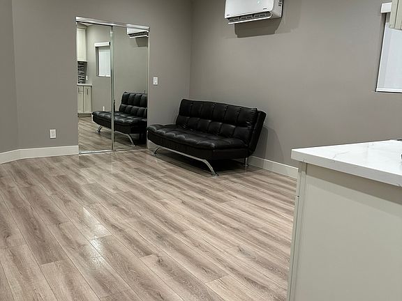5th image of 6 Sparrow Ct