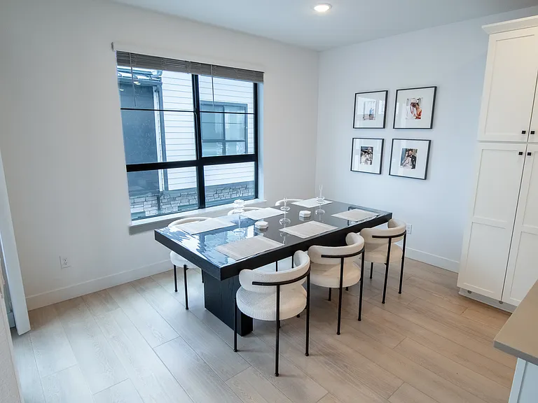 2034 S Holly St — Photo 11