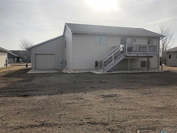 2nd image of 403 Jeannie Ln