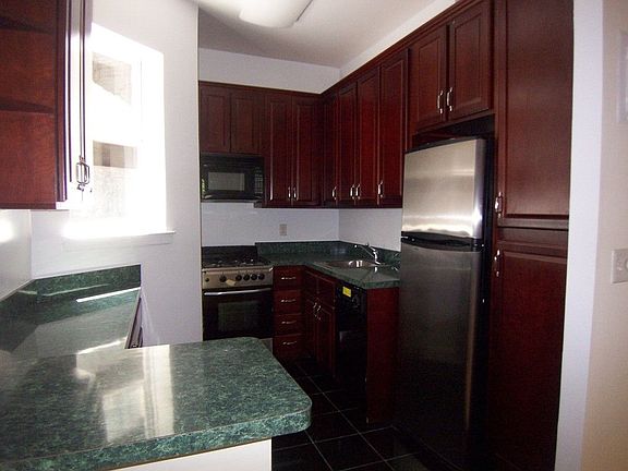 3rd image of 333 E 92nd St APT 3B