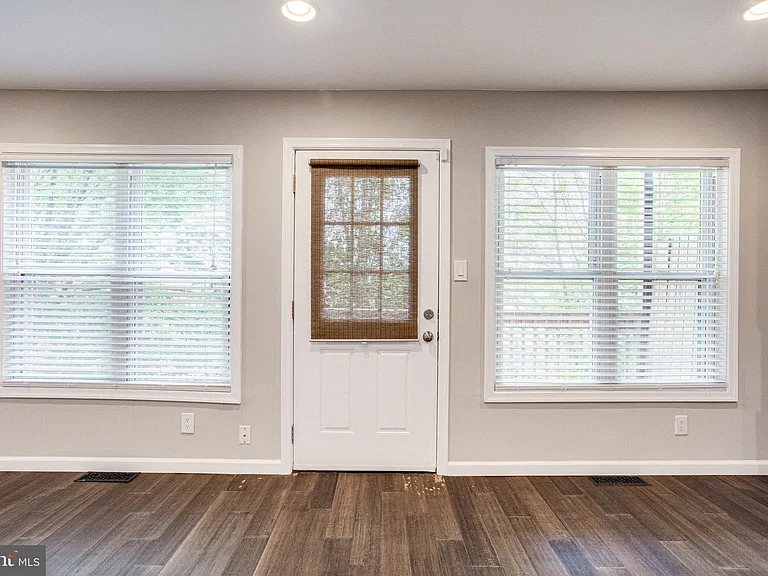 2648 Bowen Rd SE — Photo 20