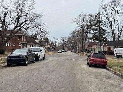 5th image of 13904 S Edbrooke Ave