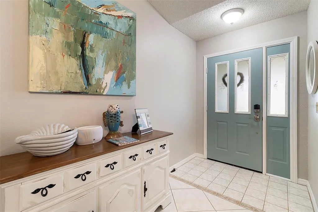 3 bed, 2.0 bath, 1445 sqft, $5,550 — Photo 3