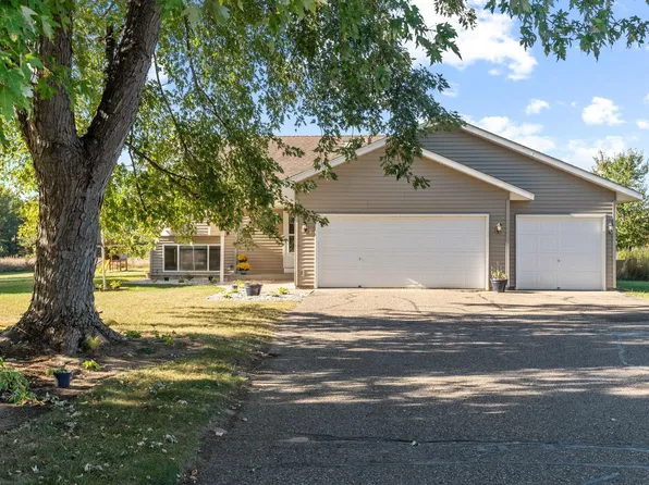 21050 W Linwood Dr NE, Wyoming, MN 55092