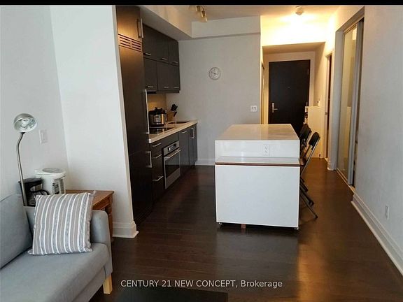 4th image of 1080 Bay St #903