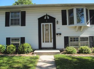 707 Cascade Ave, Romeoville, IL 60446