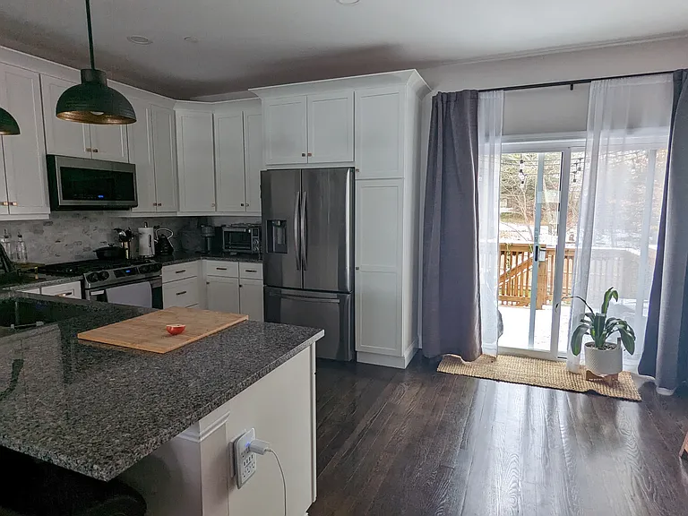680 Temple St #A-3 — Photo 2