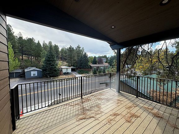 3rd image of 712 E Zuni Dr