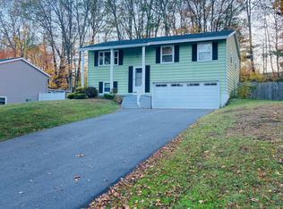 43 Ferndell Spring Dr, Saratoga Springs, NY 12866