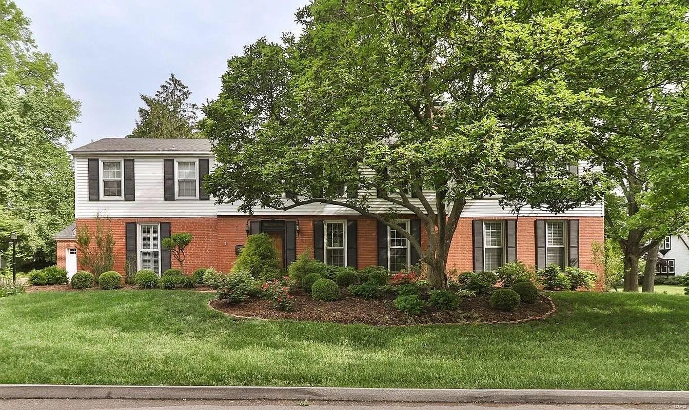 15 York Dr photo 1