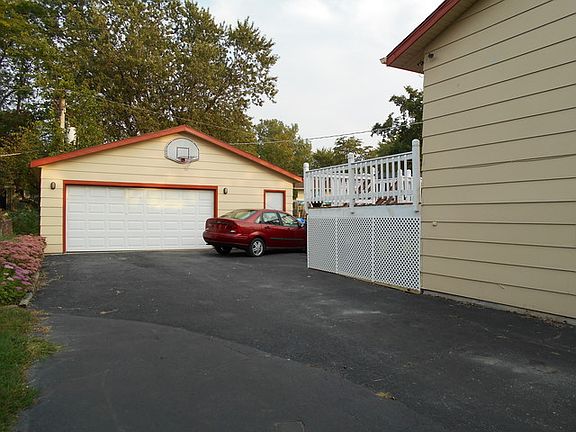 2nd image of 3437 Winhaven Dr
