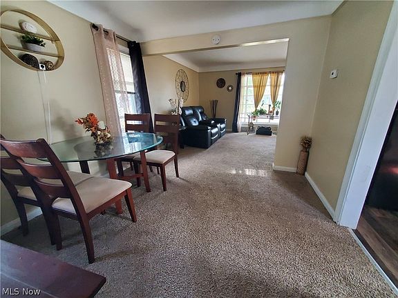 4th image of 430 E 250th St